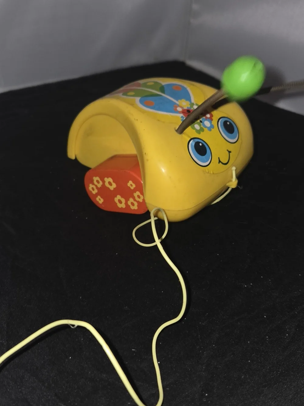 🍁Fisher-Price Yellow Pull-Along Bug Toy with Green Antennae